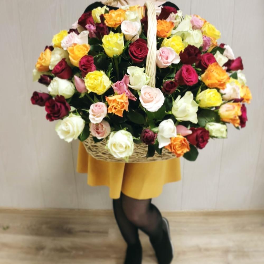 Корзина из 101 розы 
